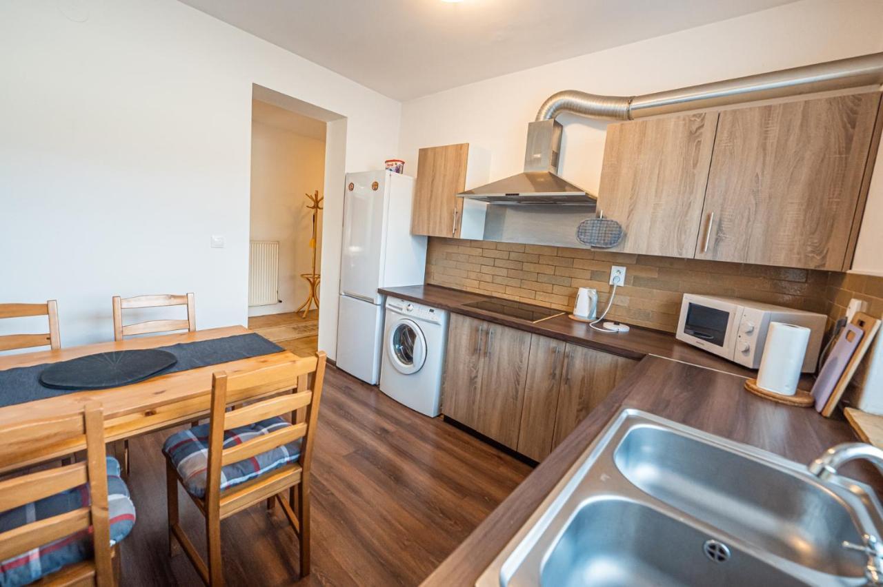 Xlsuite Apartment Comfort ปิเอชตานี ภายนอก รูปภาพ
