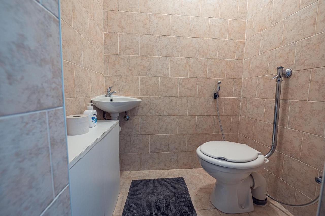 Xlsuite Apartment Comfort ปิเอชตานี ภายนอก รูปภาพ