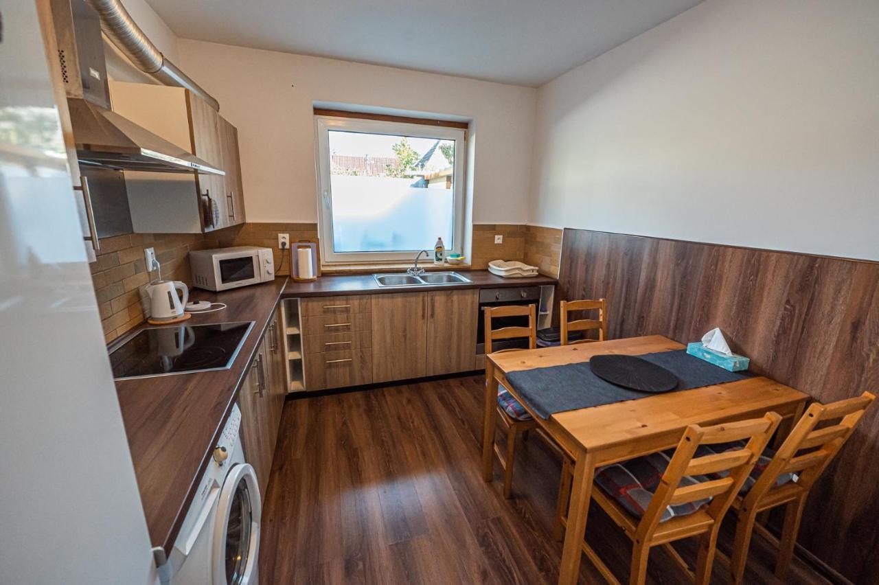 Xlsuite Apartment Comfort ปิเอชตานี ภายนอก รูปภาพ